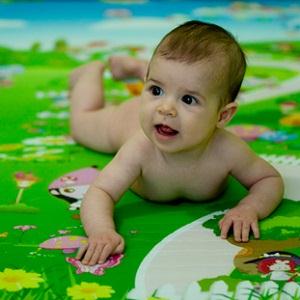 Piankowy dywanik edukacyjny dla dzieci Babypol