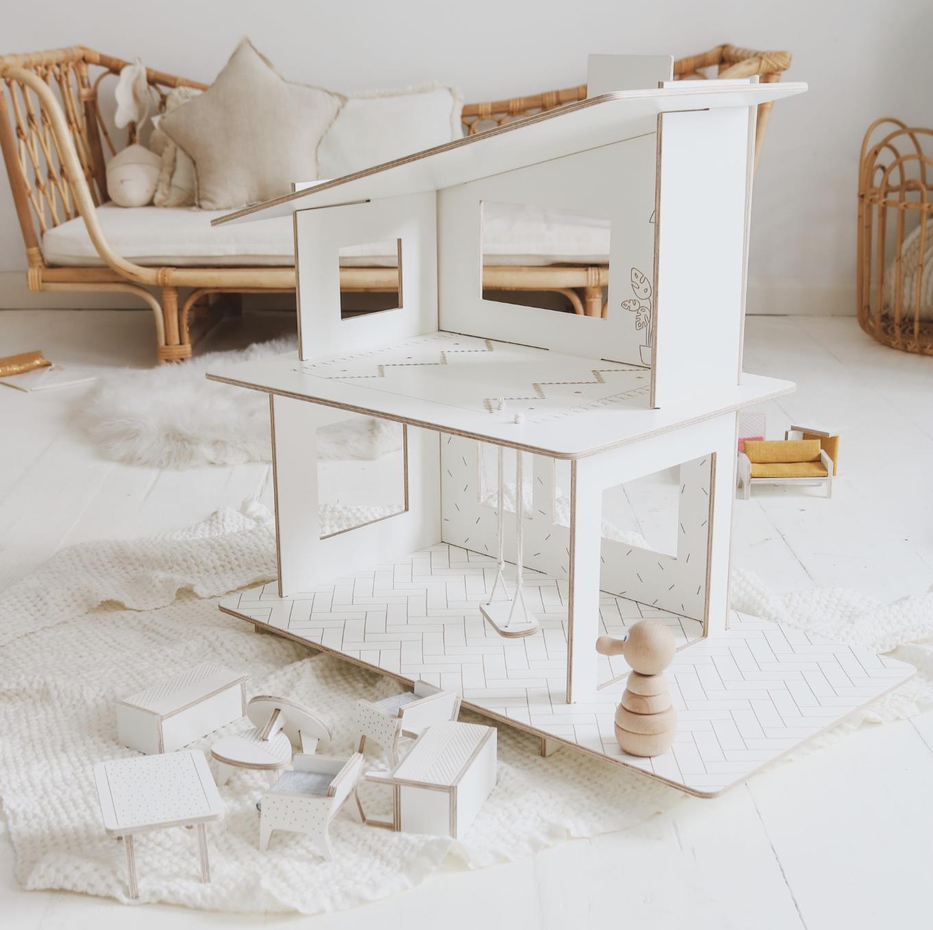 Willa Zuzanna z wyposażeniem – Drewniany domek dla lalek