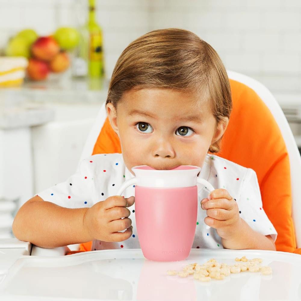 Munchkin Miracle 360° kubek treningowy z uchwytami